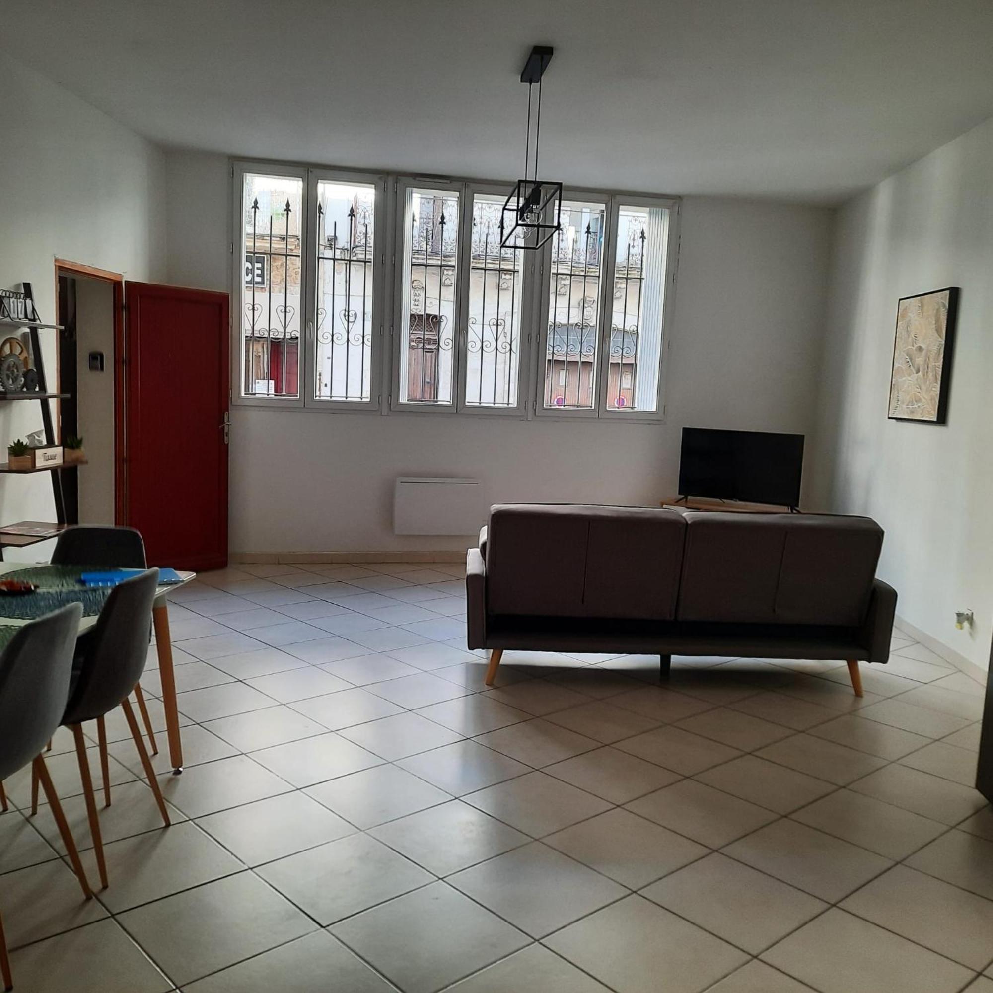 Le 1er Equipes Apartment Beziers
